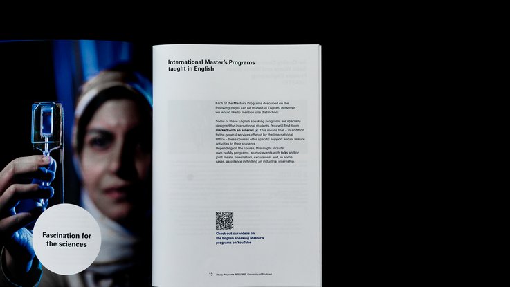 VISUELL Kommunikationsdesign: Editorial Design Study Programs Broschüre: Innenseite mit Text und Bild - Aufschrift: International Master Program taught in English